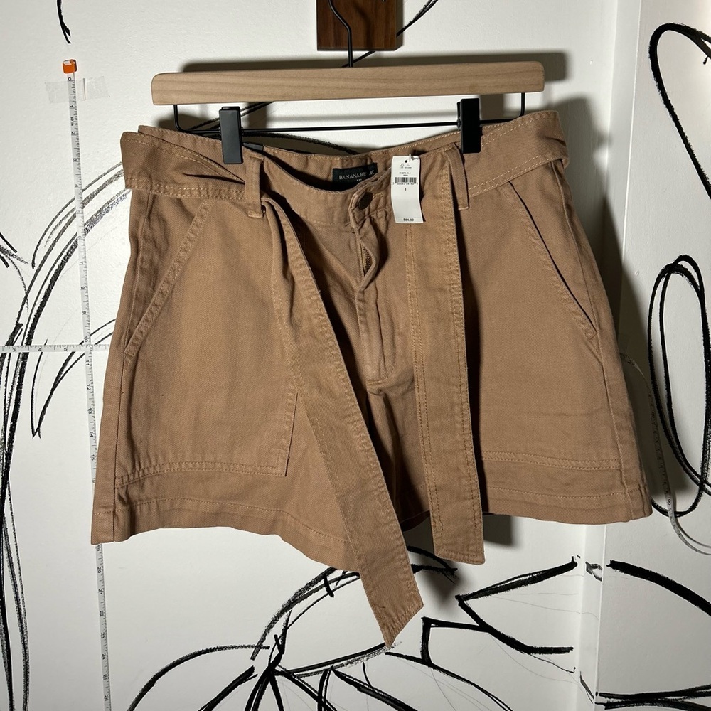 NEW Banana Republic Women's Khaki Denim Trouser 4” Shorts w/ Belt + Pockets Sz8